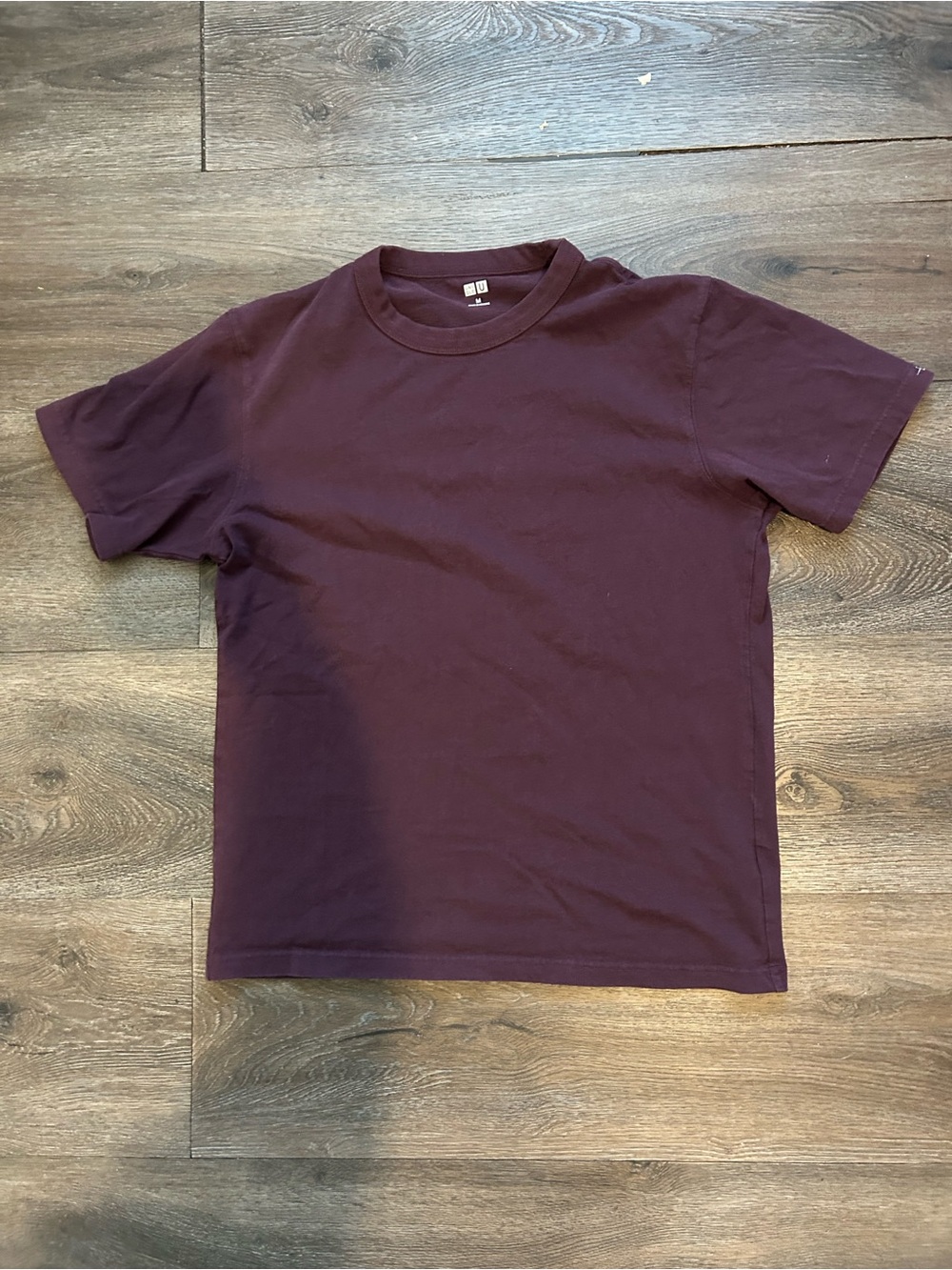 Uniqlo Men's Crew Neck T-Shirt in Burgundy